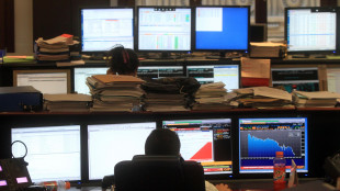 Borsa: Milano in rosso con lusso e banche