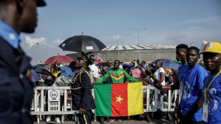 El papa se da un ba&ntilde;o de masas en Camer&uacute;n 