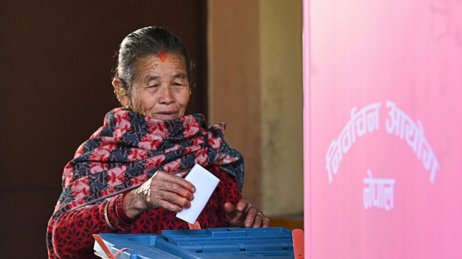 Halbes Jahr nach Protesten: Parlamentswahl in Nepal begonnen