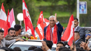 L'ex-Premier ministre Deuba, soup&ccedil;onn&eacute; de corruption, de retour au N&eacute;pal