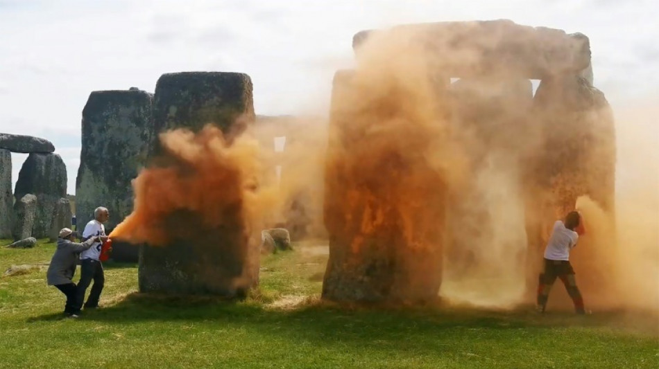 Royaume-Uni: des militants écologistes qui avaient dégradé Stonehenge acquittés