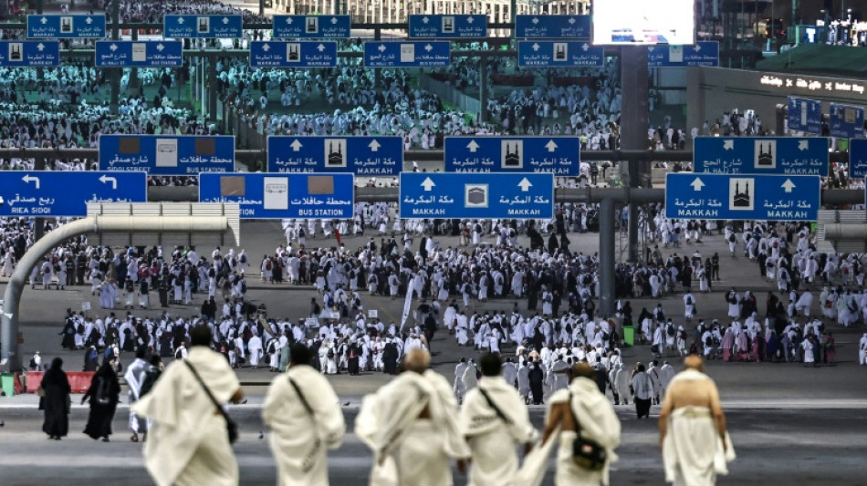 Pilgrims 'stone the devil' at hajj gripped by intense heat