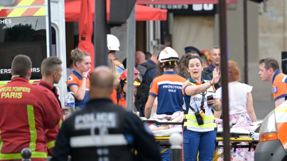 Effondrement d'un immeuble &agrave; Paris: les recherches se poursuivent pour retrouver un disparu