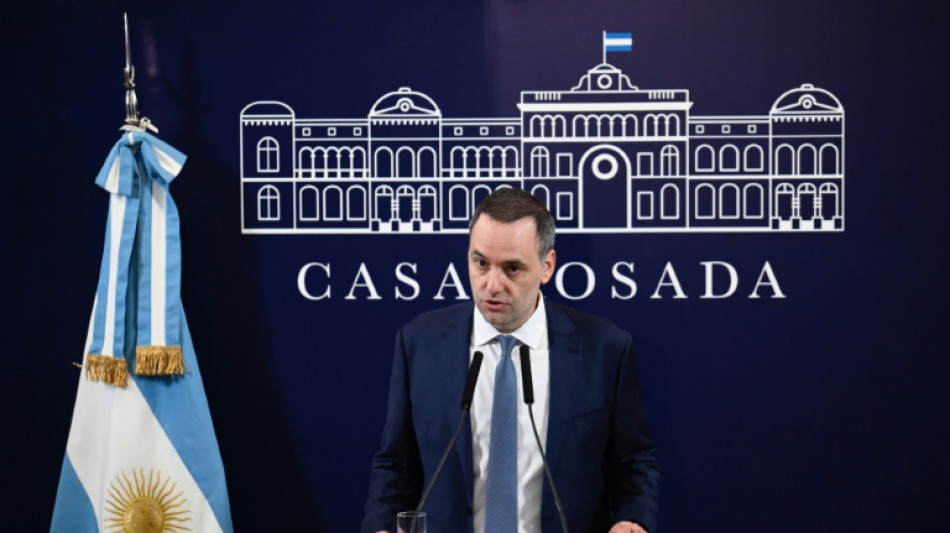 Governo argentino prepara pacote econ&ocirc;mico 'para evitar hiperinfla&ccedil;&atilde;o'