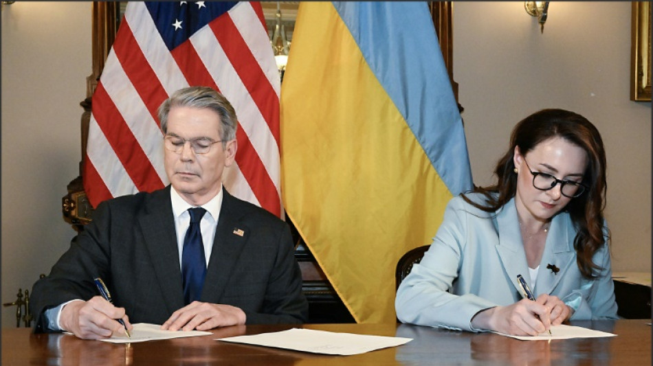 Ukraine und USA &auml;u&szlig;ern sich nach Unterzeichnung des Rohstoffabkommens positiv 