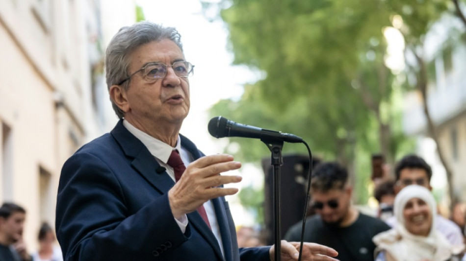 A Saint-Denis, M&eacute;lenchon lance sa campagne par un meeting en plein-air