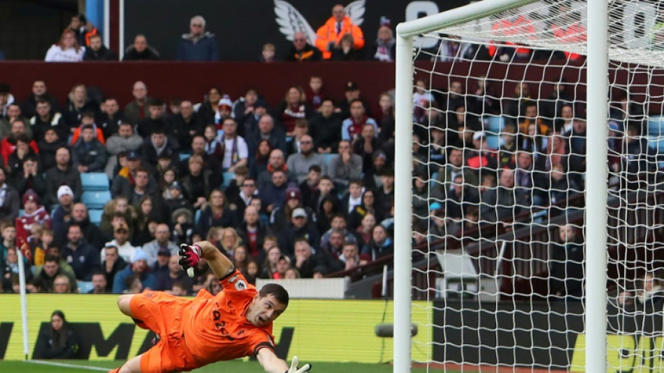 Arsenal regain top spot after dramatic finish sinks Villa