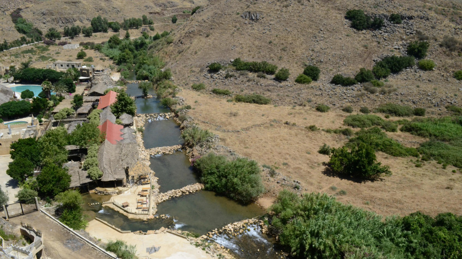 Media, forze israeliane avanzano in localit&agrave; nel sud del Libano