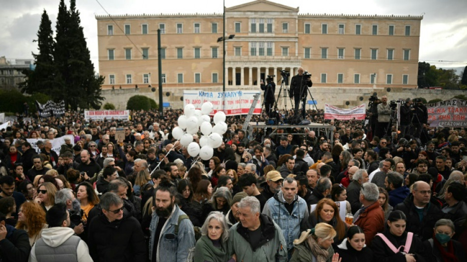 La Gr&egrave;ce dans la rue en m&eacute;moire des victimes de la collision ferroviaire de 2023