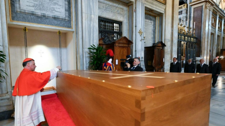 Mehr als 400.000 Menschen nehmen Abschied: Papst Franziskus in Rom beigesetzt