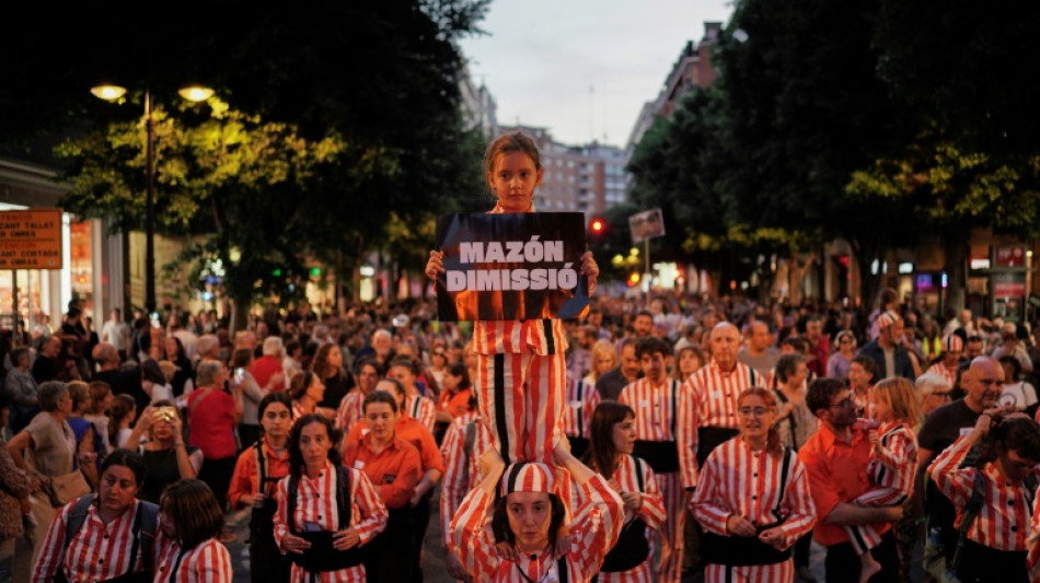 Espagne : des dizaines de milliers de manifestants &agrave; Valence, un an apr&egrave;s les inondations meurtri&egrave;res