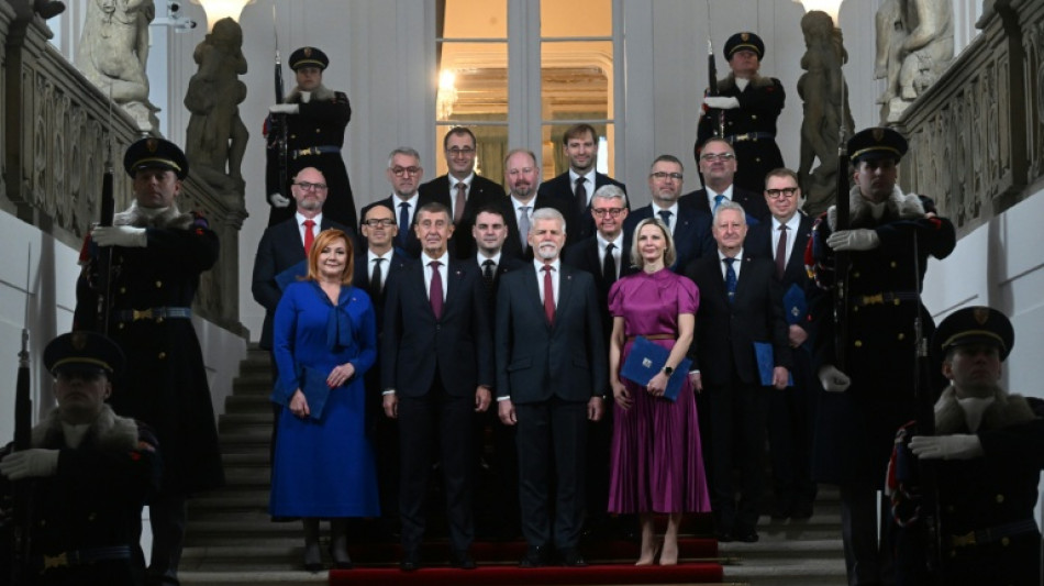 Tschechien: EU-skeptische Koalition unter Regierungschef Babis vereidigt
