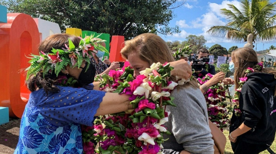 "&iexcl;Iorana!", la chilena Isla de Pascua recibe a los primeros turistas tras el cierre por la pandemia