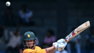 Bennett half-century as Zimbabwe make 169-2 against Australia