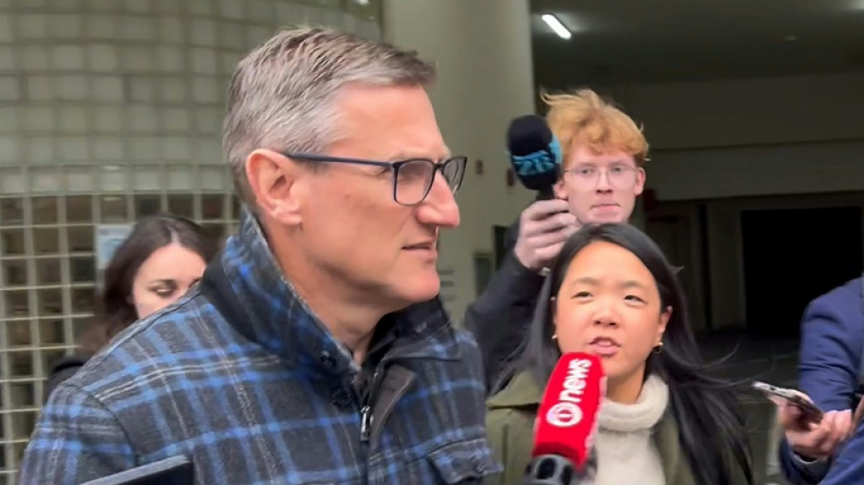 Un exjefe policial de Nueva Zelanda admite posesión de material sexual infantil y zoofílico