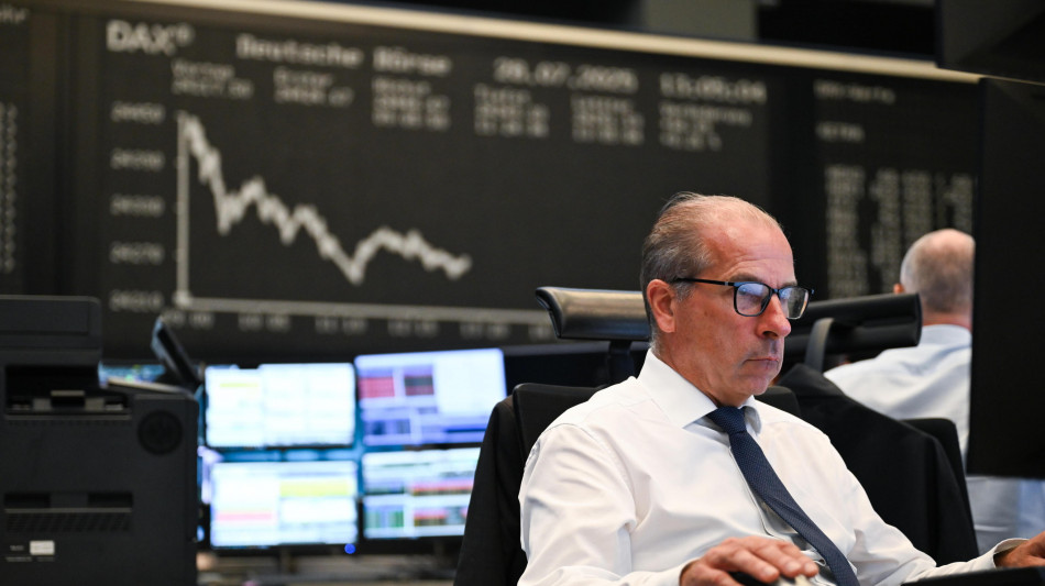 Borsa: l'Europa chiude poco mossa, Parigi +0,04%, Londra +0,05%