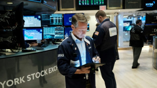 Wall Street &agrave; nouveau en baisse apr&egrave;s la d&eacute;gradation de la note des Etats-Unis