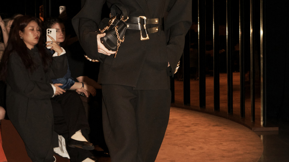 Schiaparelli mette in scena le contraddizioni femminili