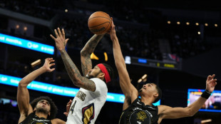 Curry scores 39 to lead Warriors rally over Pelicans