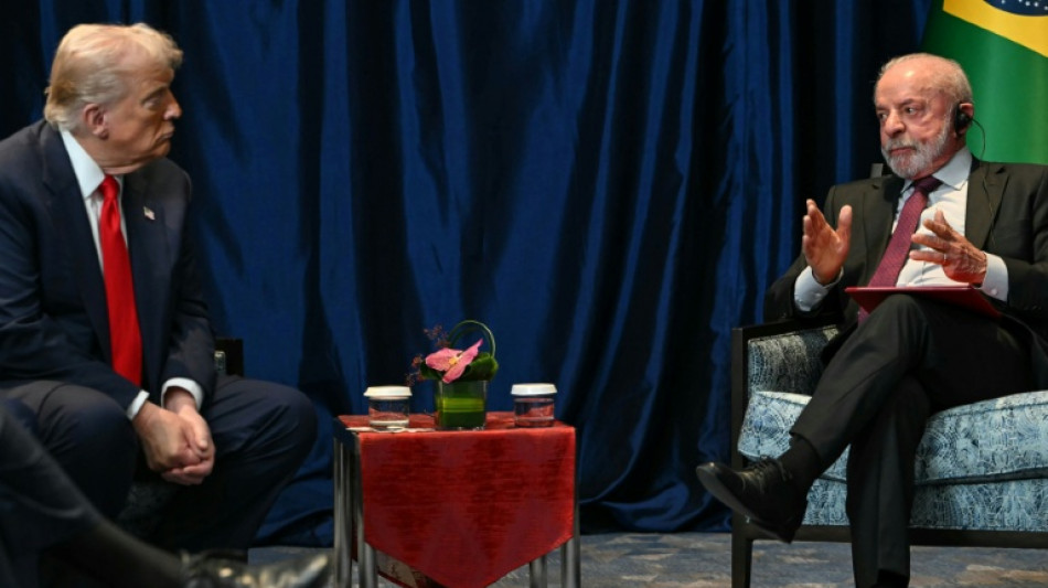 Trump parte a Japón tras discutir aranceles con Brasil y China en Malasia