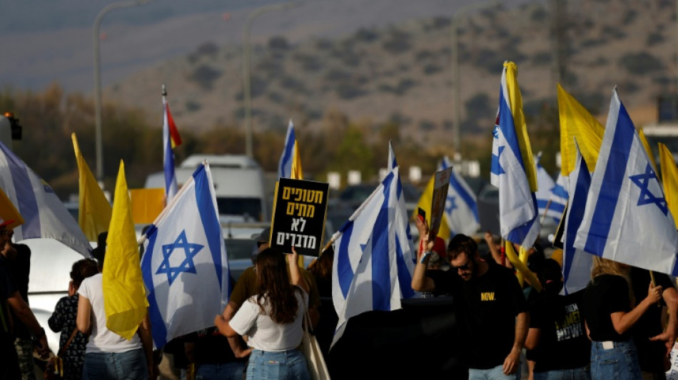 Manifestantes en Israel urgen acuerdo sobre rehenes antes de reunión de gabinete