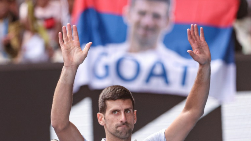 ATP: Djokovic devient le plus vieux num&eacute;ro un mondial de l'histoire, devant Federer