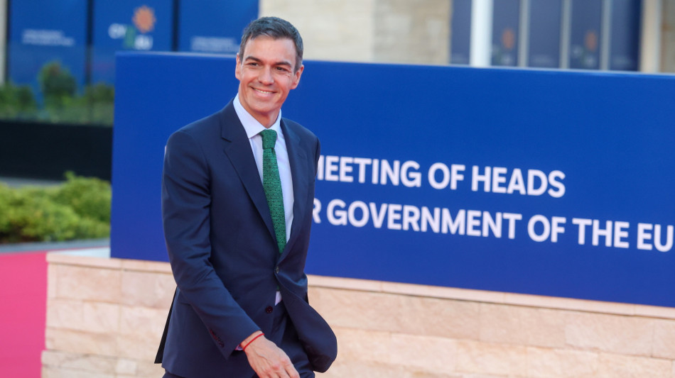 Sanchez all'Ue, 'proroghi il Recovery e scorpori spese energia'