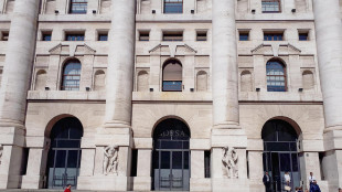 Borsa: Milano apre in forte rialzo, +1,58%