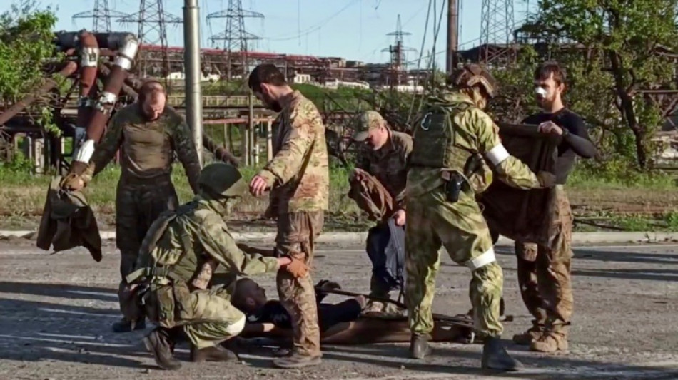Moscou annonce la reddition de 265 combattants de Marioupol, Kiev veut un "&eacute;change"