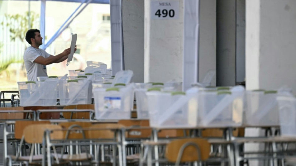 Polarizado e com medo do crime, Chile elege presidente