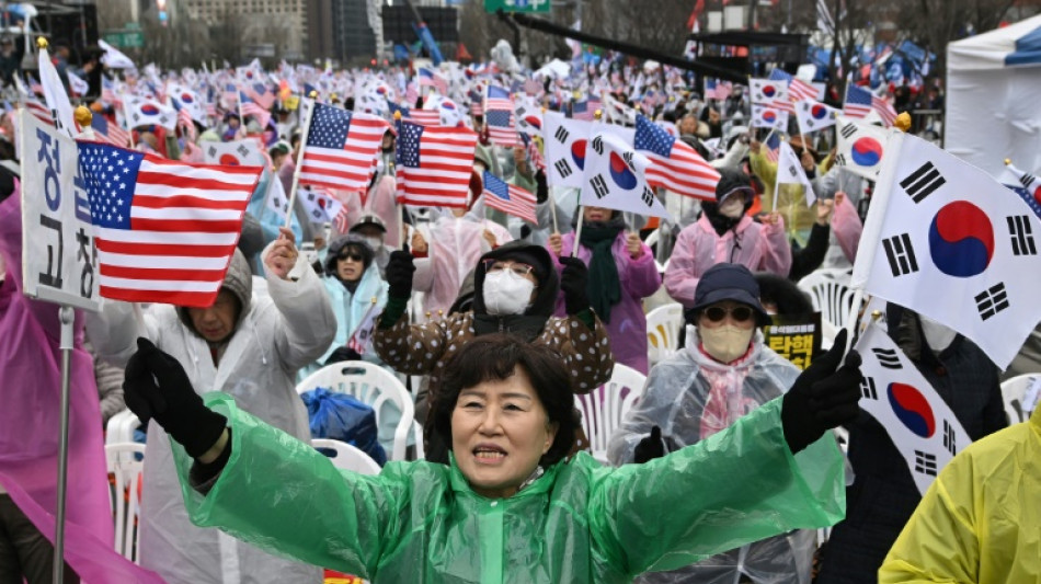 Hunderttausende bei Demos f&uuml;r und gegen S&uuml;dkoreas abgesetzten Staatschef Yoon