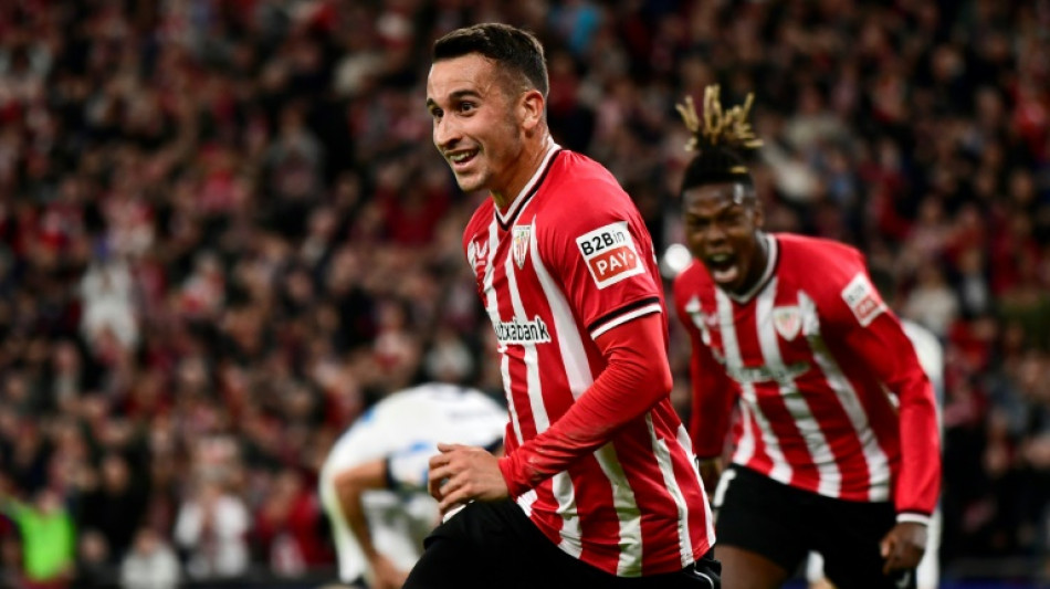 Athletic Bilbao vence d&eacute;rbi contra Real Sociedad e sobe ao 'p&oacute;dio' do Espanhol