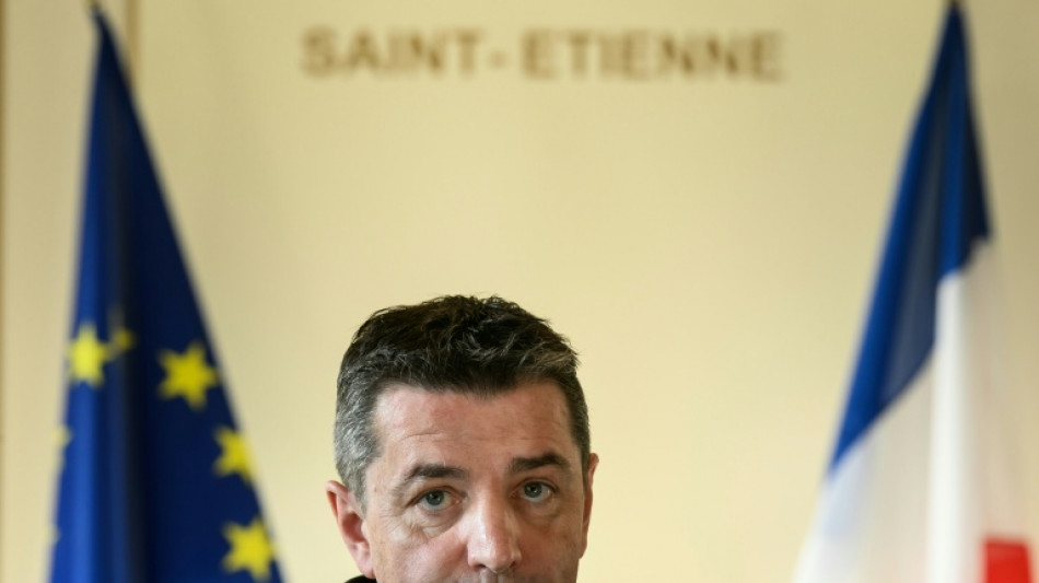 Chantage à la sextape: l'heure du jugement pour le maire de Saint-Etienne