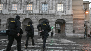 La polic&iacute;a checa investiga el m&oacute;vil del tiroteo que dej&oacute; 13 muertos en Praga