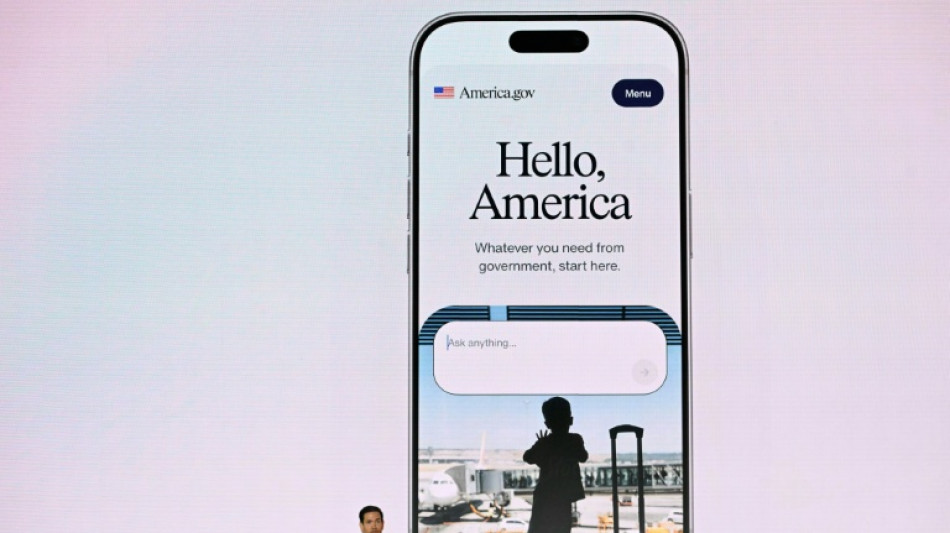 Nuevo chatbot del gobierno de EEUU contradice a Trump y luego modera sus respuestas