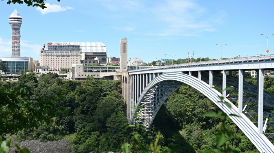 Explos&atilde;o na ponte entre Canad&aacute; e EUA causa fechamento de postos fronteiri&ccedil;os