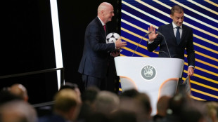 Foot: nouvelle passe d'armes entre l'UEFA et la Fifa