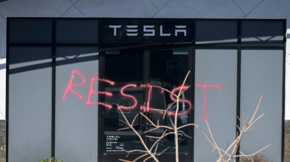 Angez&uuml;ndete Teslas: US-Justizministerin will T&auml;ter wegen "Terrorismus" verfolgen
