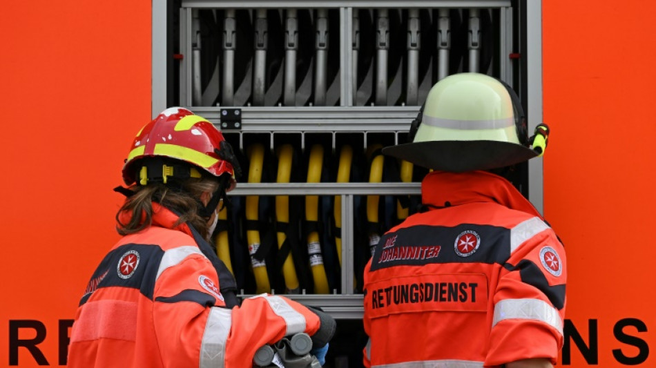 Gro&szlig;brand an Tankstelle in Gewerbegebiet in Castrop-Rauxel