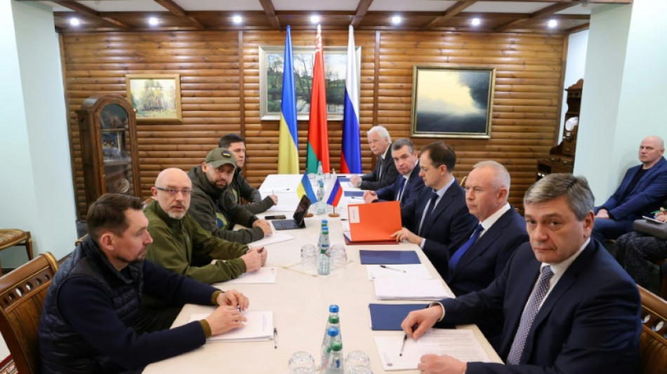 Kiew: "Positive Ergebnisse" bei Gespr&auml;chen mit Moskau &uuml;ber humanit&auml;re Korridore