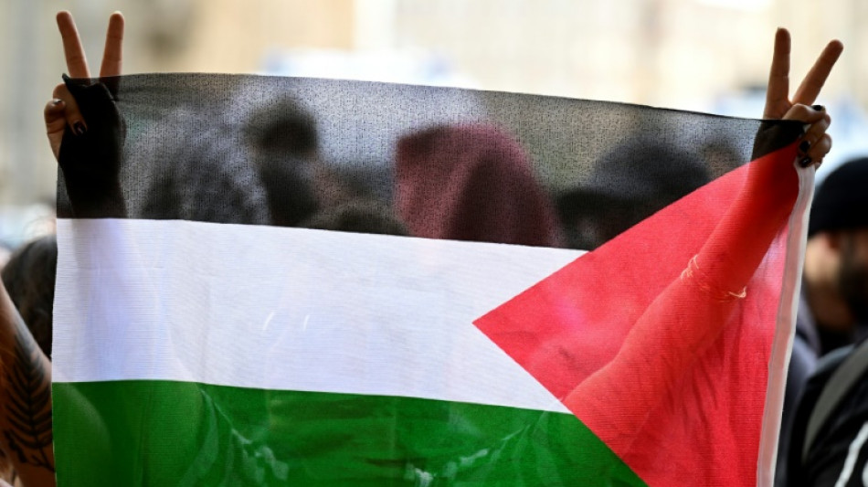 Pro-pal&auml;stinensische Aktivisten besetzen H&ouml;rsaal in Berlin - Polizei r&auml;umt Geb&auml;ude