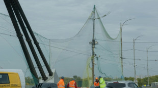 Ucrania instala redes en puentes de Kiev tras los ataques de drones rusos