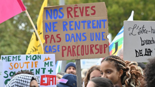 Apr&egrave;s un mois de crise lyc&eacute;enne, le gouvernement promet lundi "des r&eacute;ponses tr&egrave;s concr&egrave;tes"