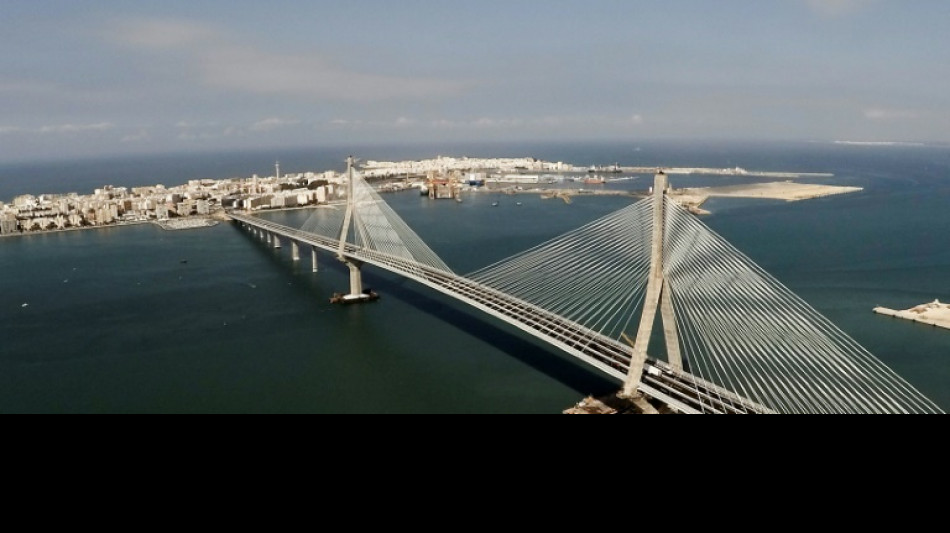 Loas al mestizaje y crítica a las tiranías en el Congreso de la lengua española