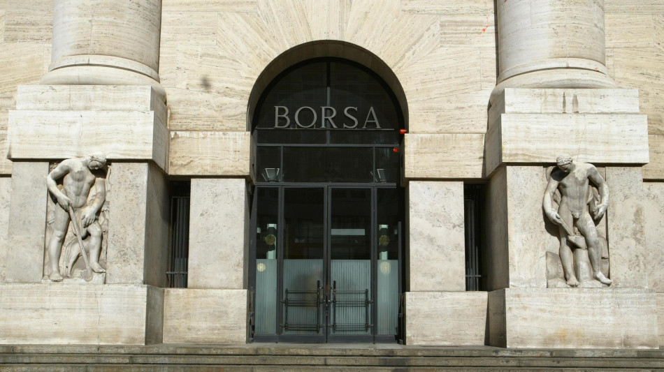 Borsa: Milano chiude a -0,10% con Stm, bene Tim con rilancio Poste