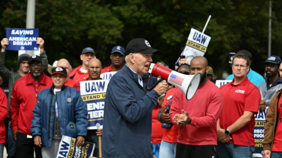 Mais 7.000 trabalhadores se juntam &agrave; greve do sindicato UAW, do setor automotivo nos EUA