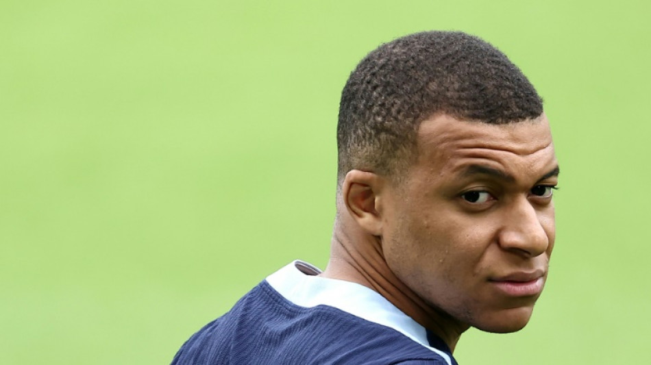 Frankreichs Fu&szlig;ballstar Mbapp&eacute; bezieht vor Neuwahlen klar Stellung gegen Rechts