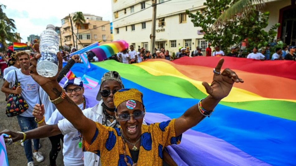 Rund 200 Menschen demonstrieren in Havanna gegen Homofeindlichkeit