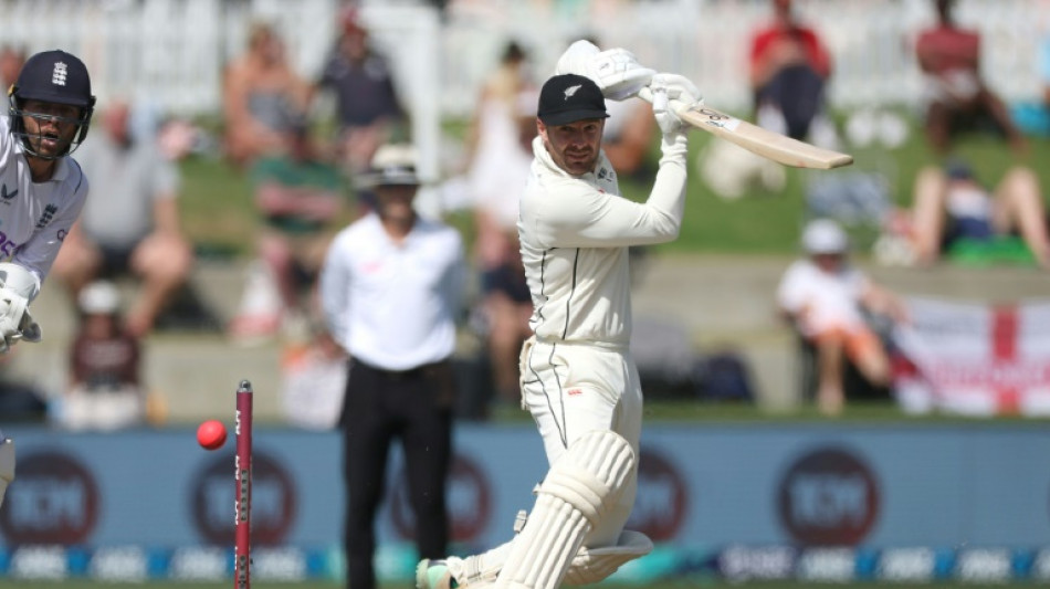 Blundell ton leads New Zealand rearguard in first England Test